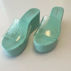 KARL LAGERFELD FENYA TRANSPARENT PLATFORM SLIDES- MINT Sz 9 1/2